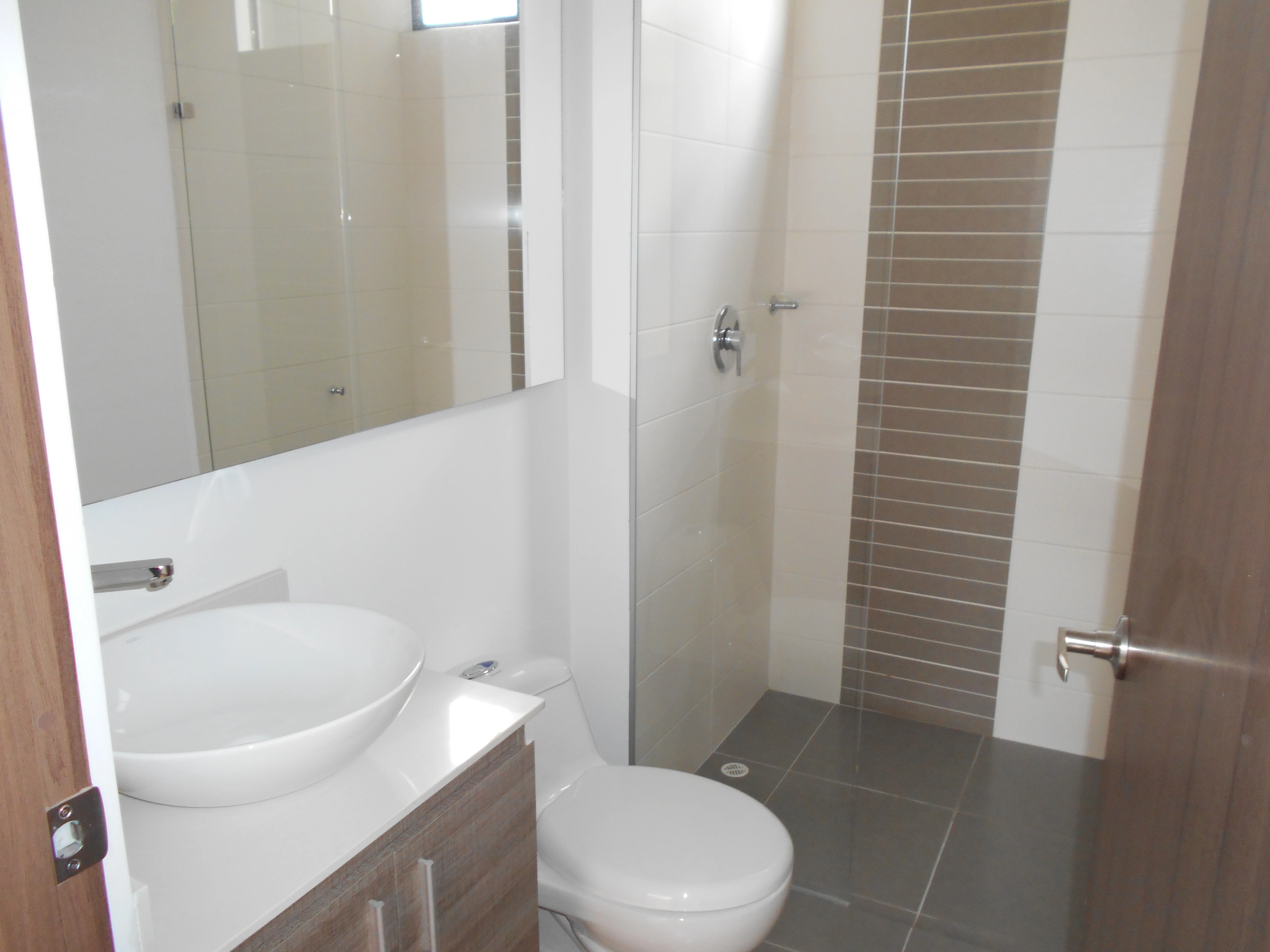 apartamento en arriendo sector loma del escobero