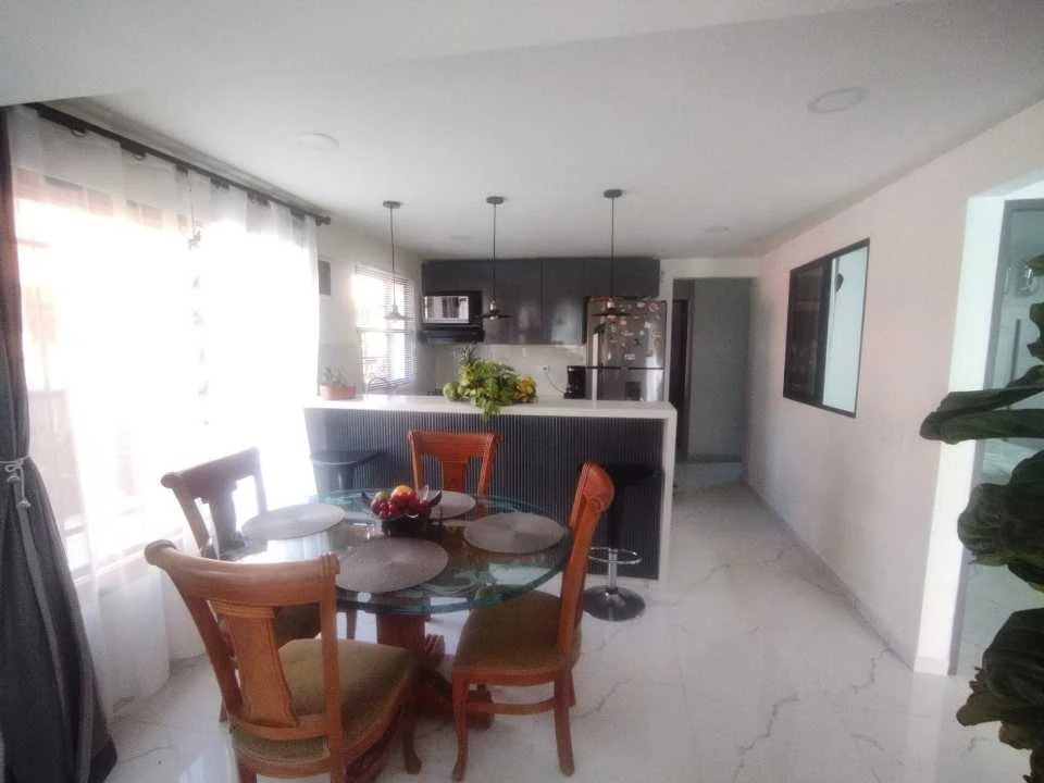 Casa para Venta en Santa Ana primer piso
