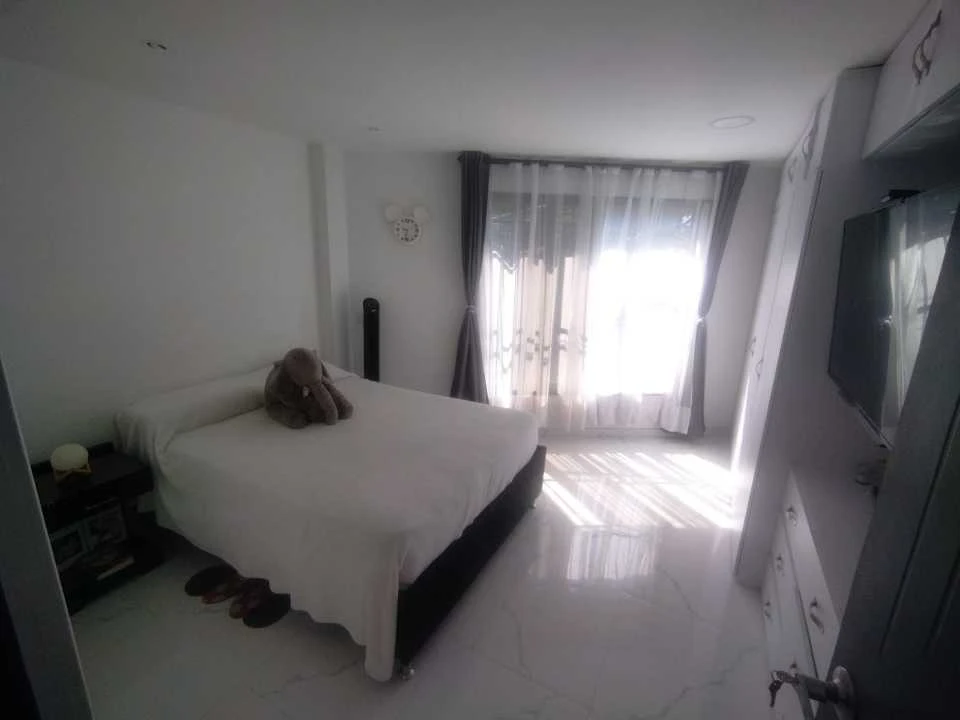 Casa para Venta en Santa Ana primer piso