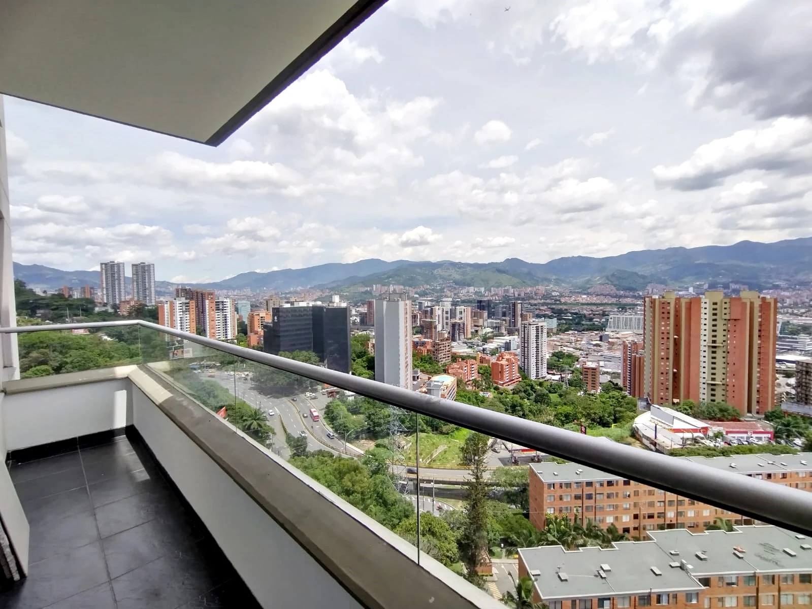 Apartamento en arriendo sector Loma del indio