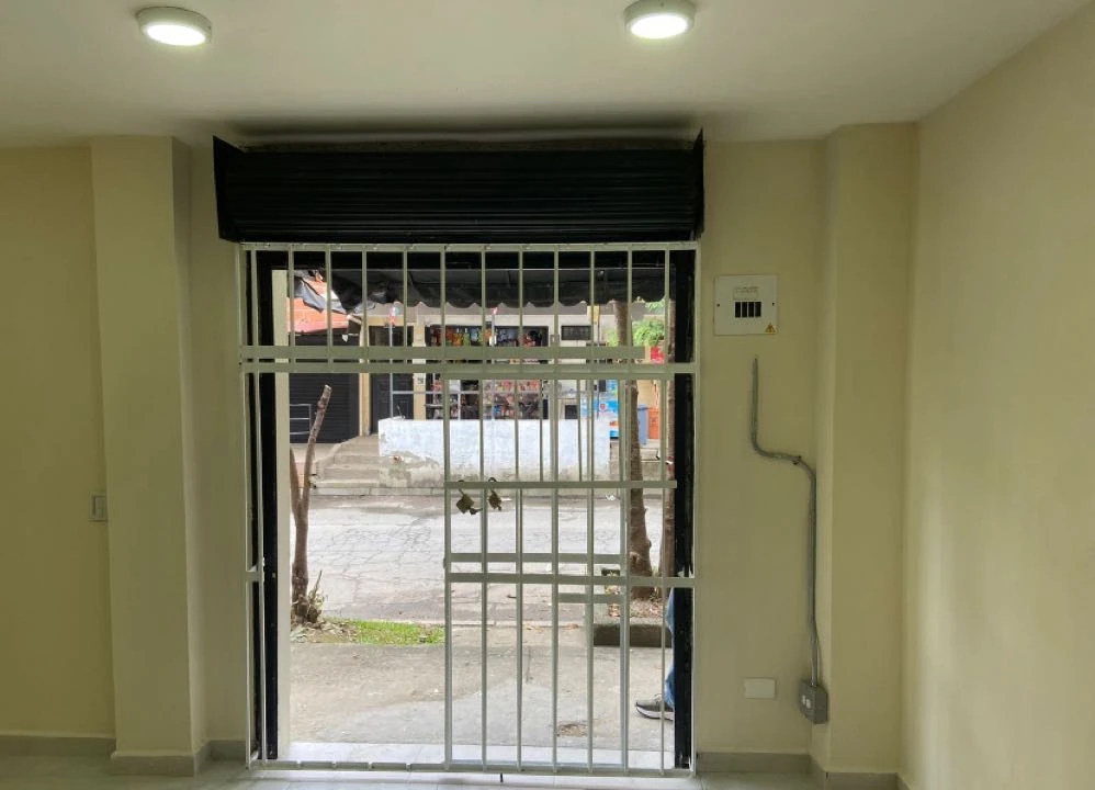 Local en arriendo Valadares