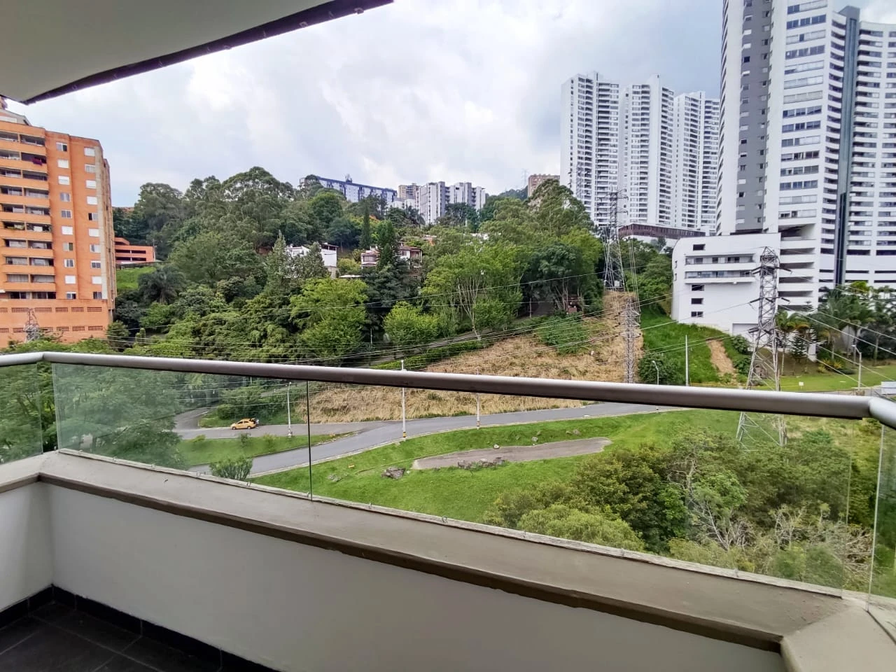 Apartamento en Arriendo sector loma del Indio
