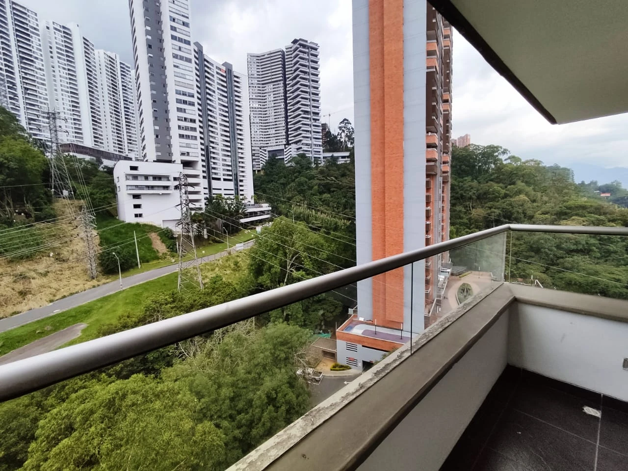 Apartamento en Arriendo sector loma del Indio