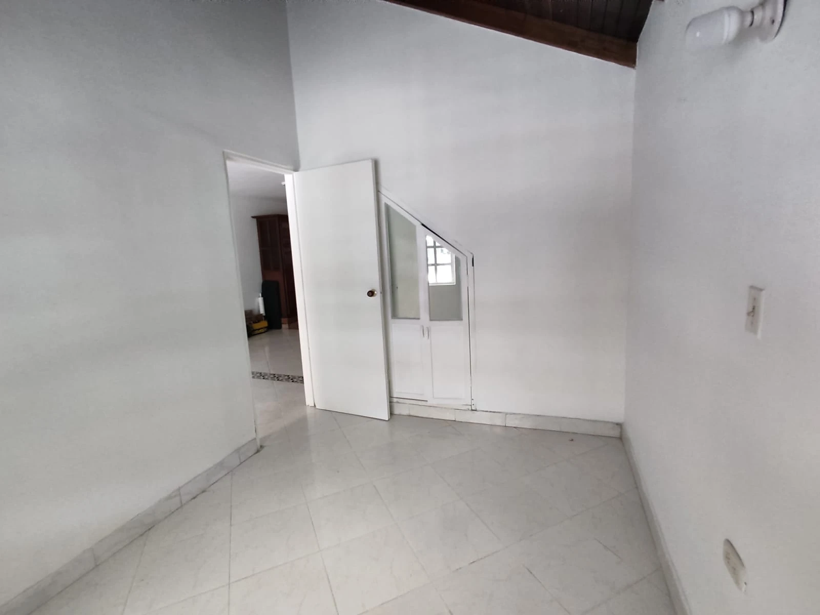 Casa comercial y residencial en Arriendo, sector cumbres envigado