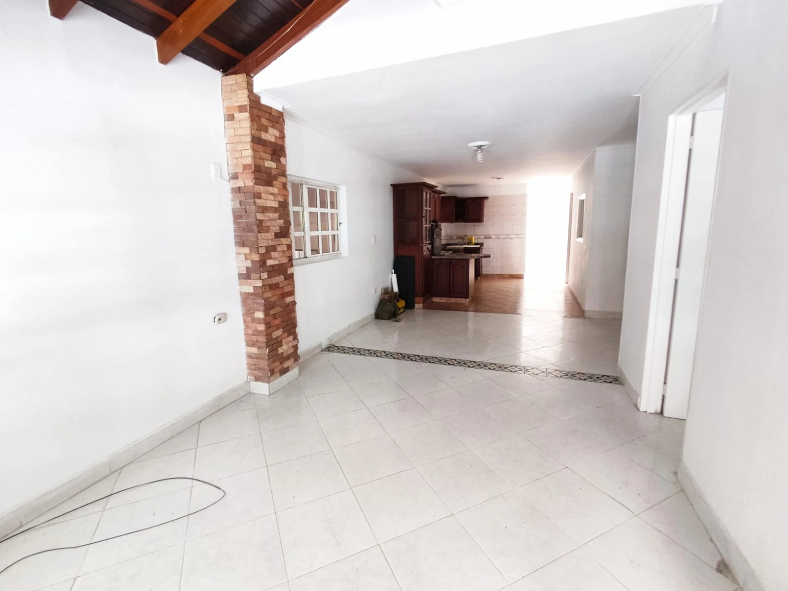 Casa comercial y residencial en Arriendo, sector cumbres envigado