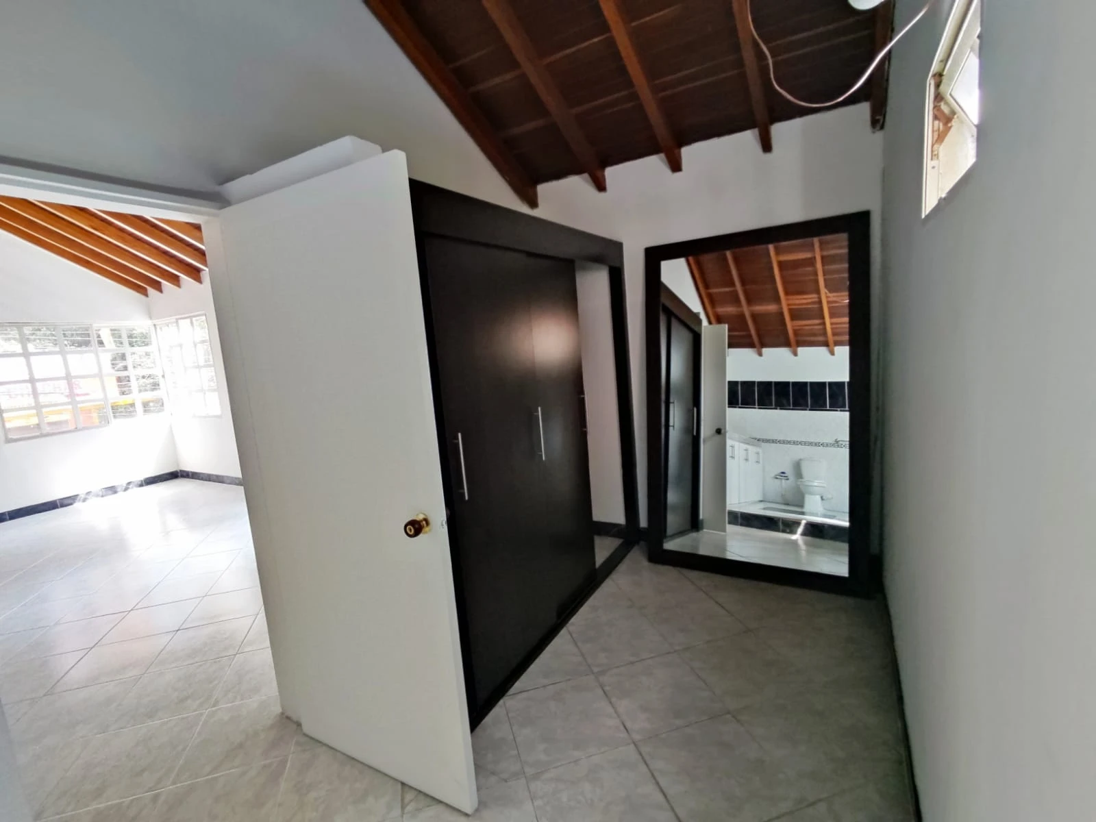 Casa comercial y residencial en Arriendo, sector cumbres envigado