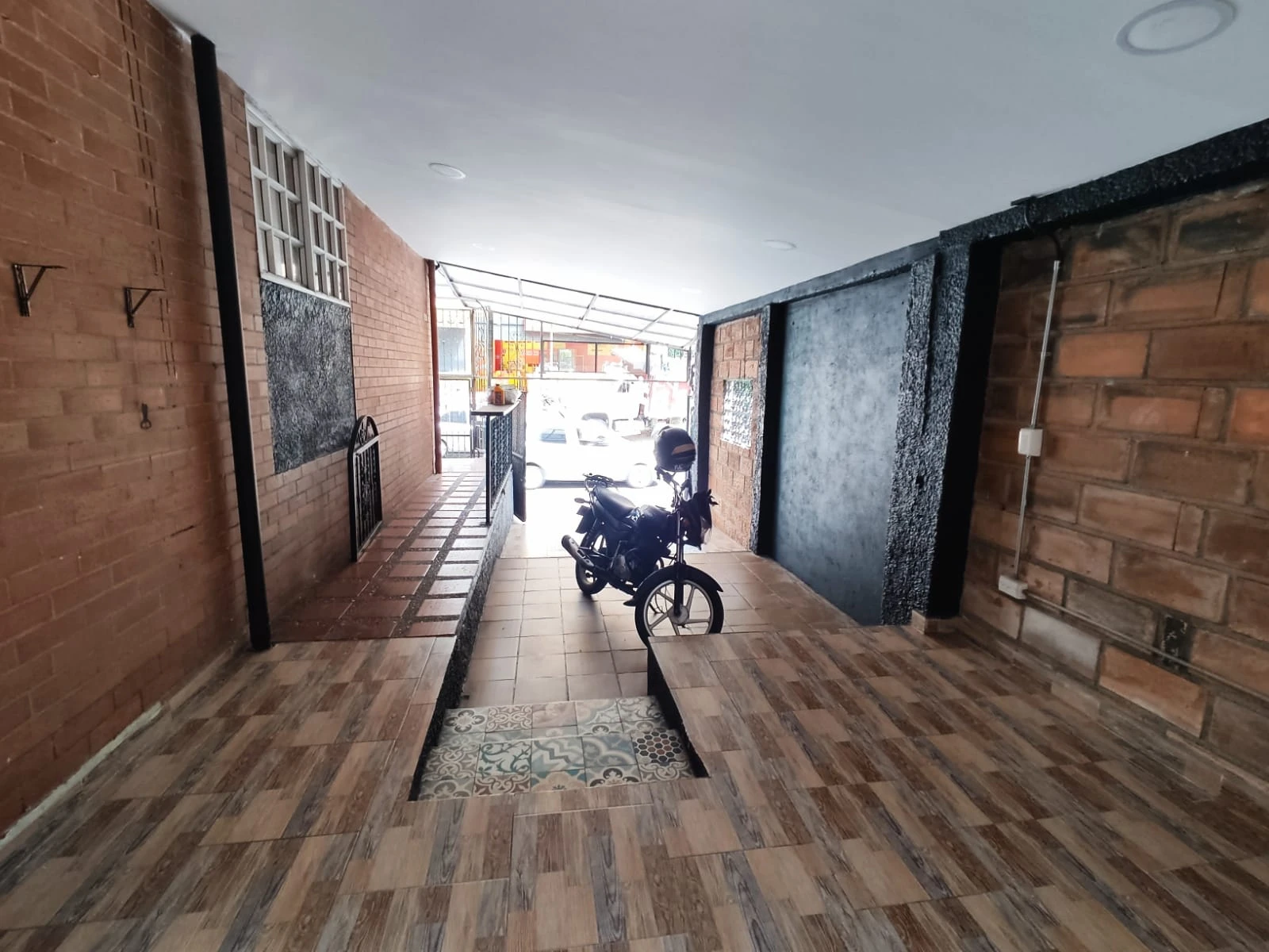 Casa comercial y residencial en Arriendo, sector cumbres envigado