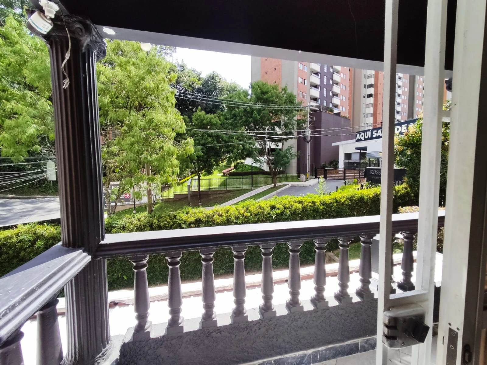 Casa comercial y residencial en Arriendo, sector cumbres envigado