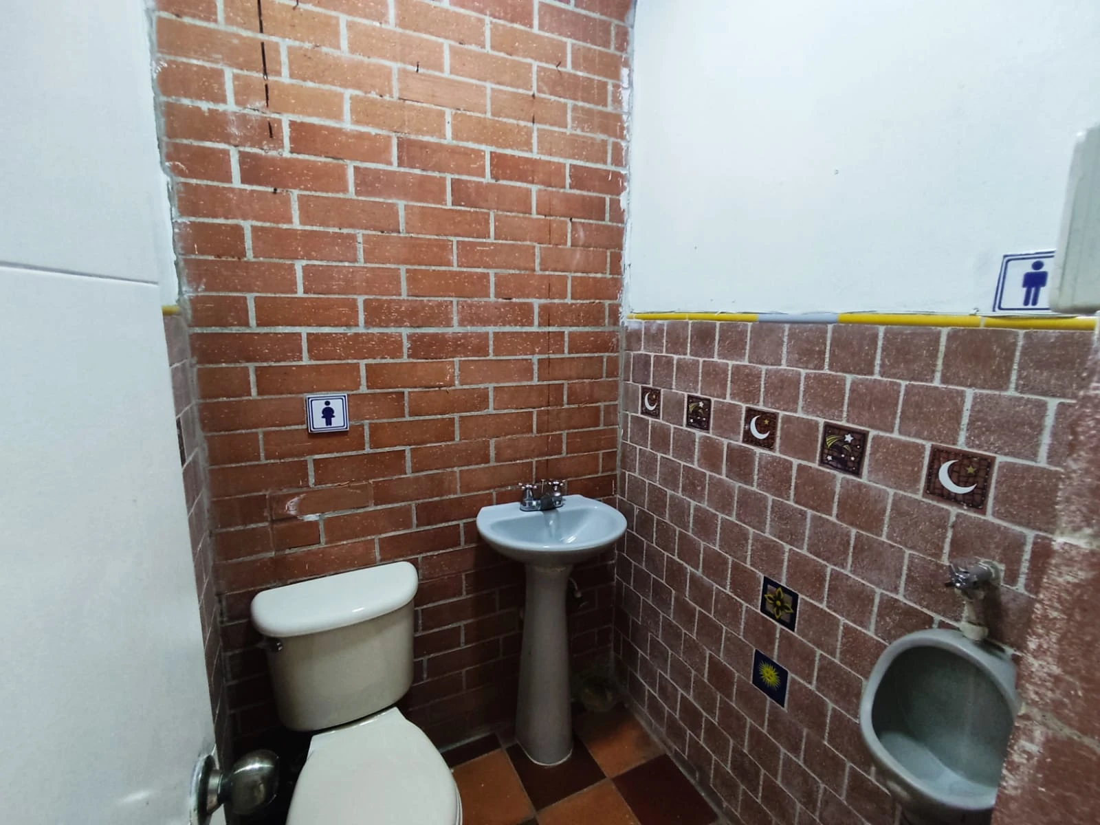 Casa comercial y residencial en Arriendo, sector cumbres envigado