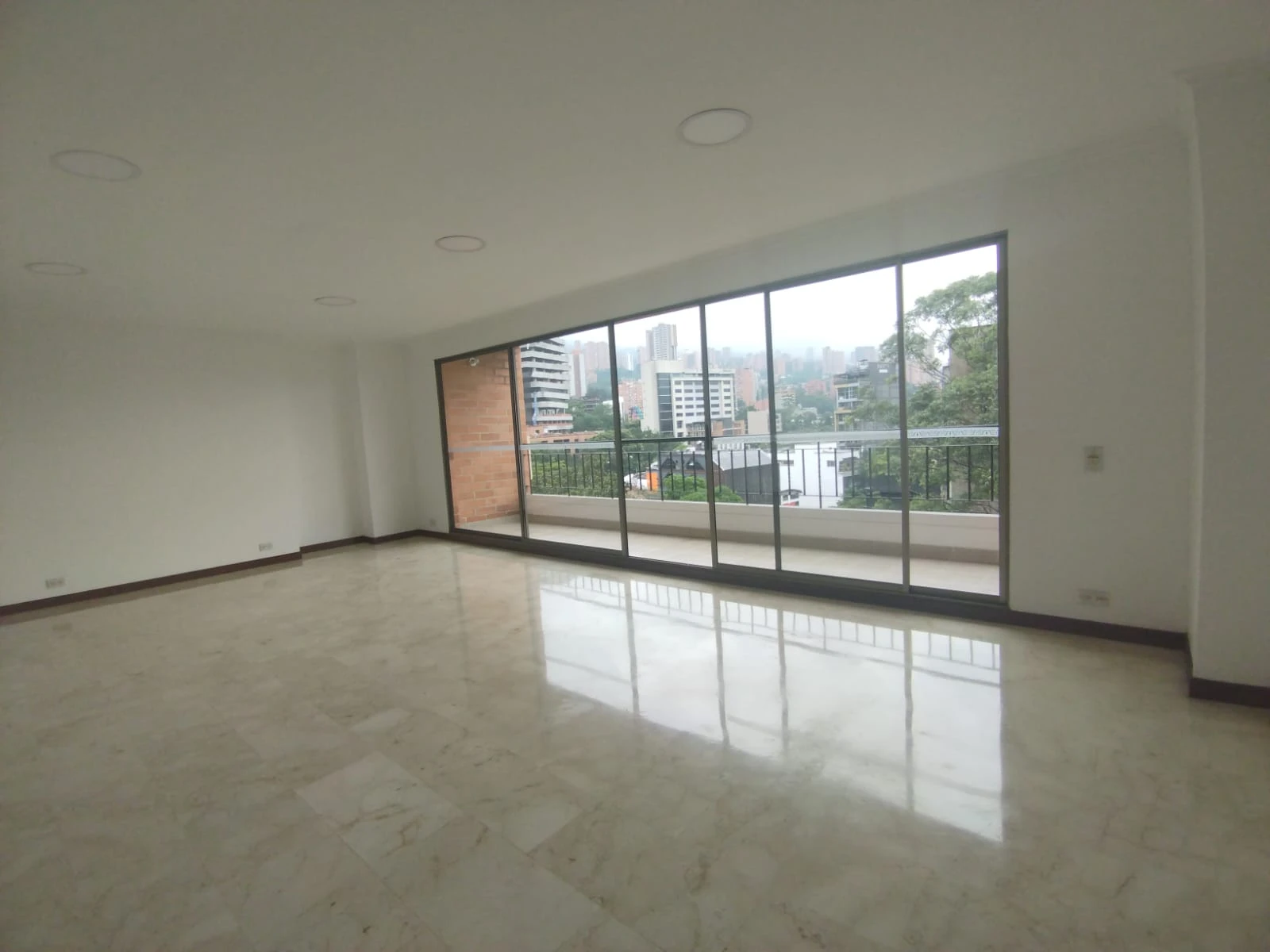 Arriendo Apartamento en e Poblado La Linde