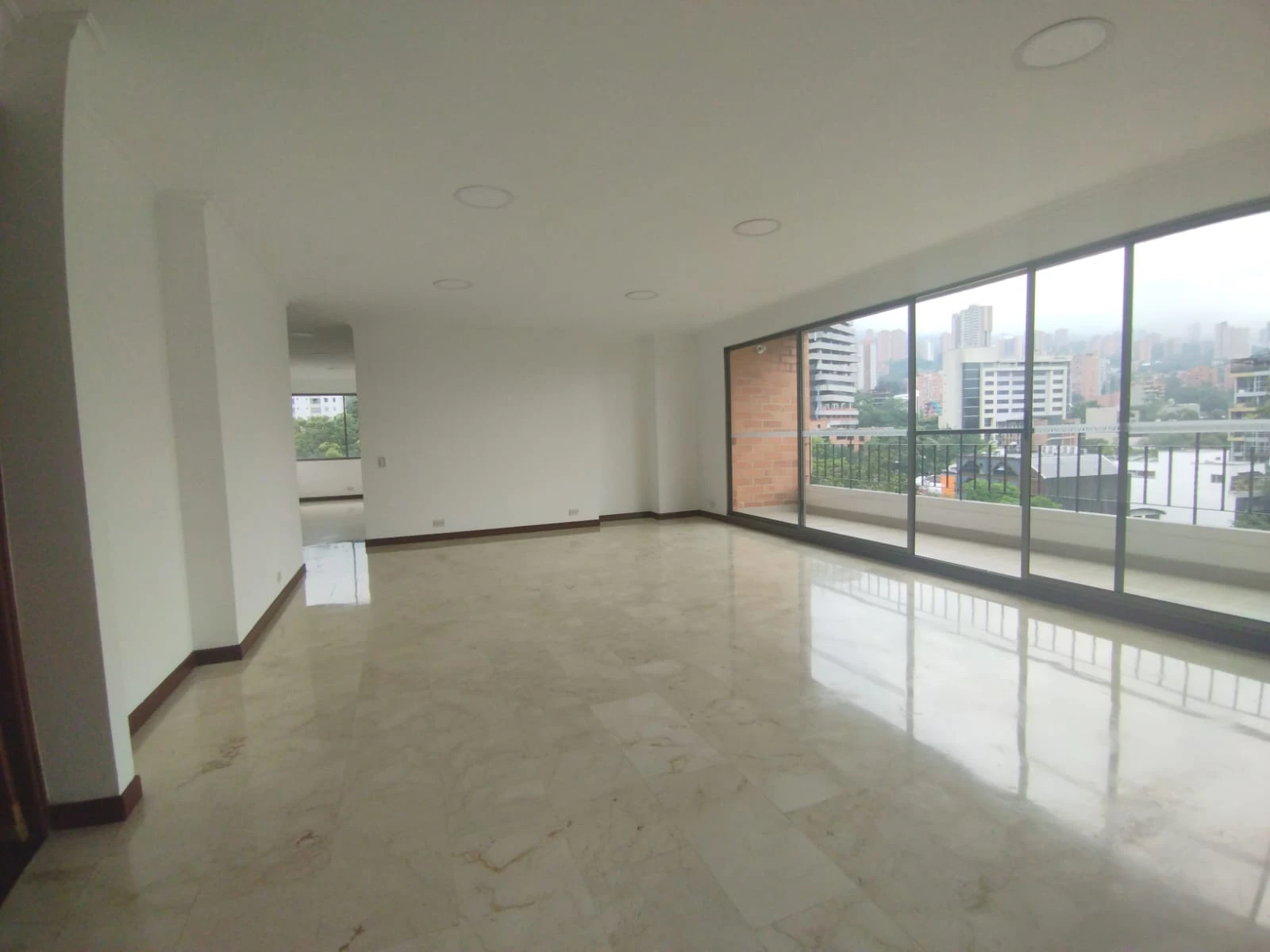Arriendo Apartamento en e Poblado La Linde