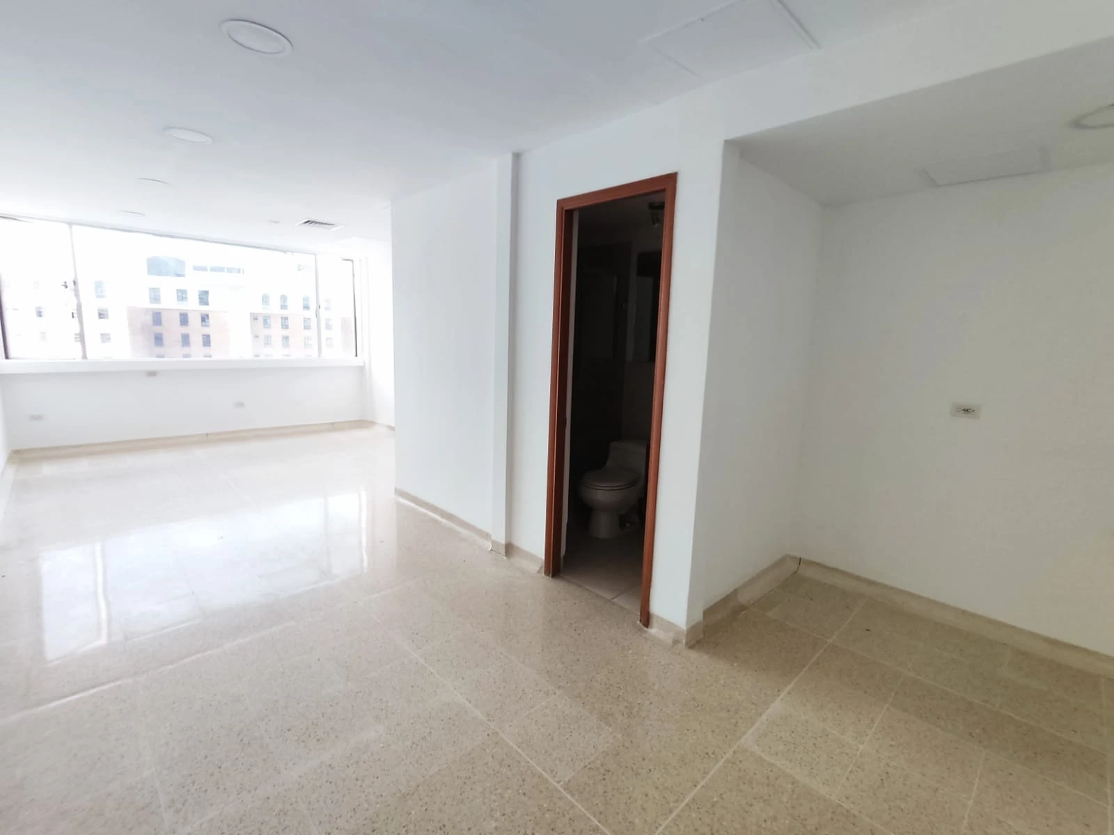 Oficina o consultorio en Arriendo sector milla de oro 