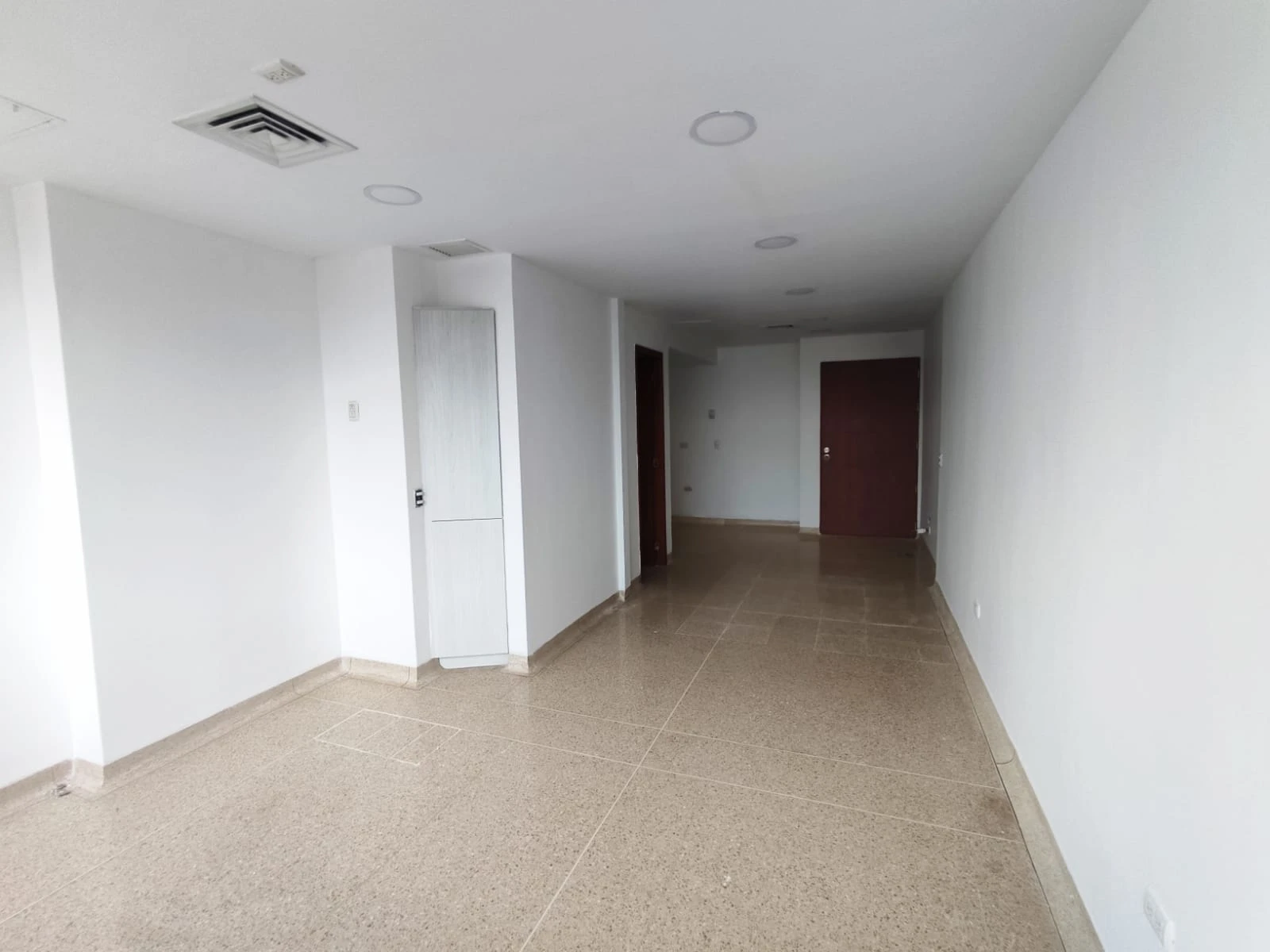 Oficina o consultorio en Arriendo sector milla de oro 