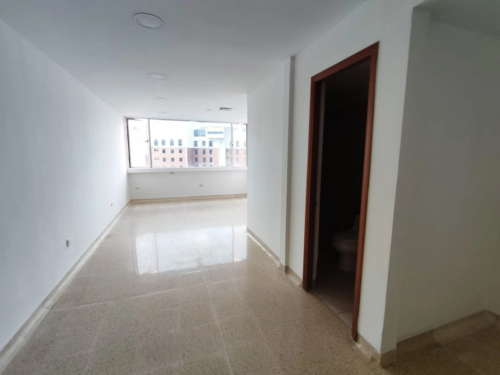 Oficina o consultorio en Arriendo sector milla de oro 