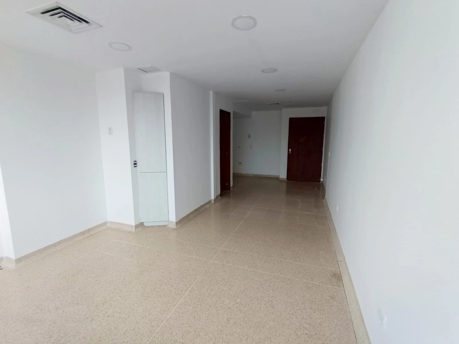 Oficina o consultorio en Arriendo sector milla de oro 