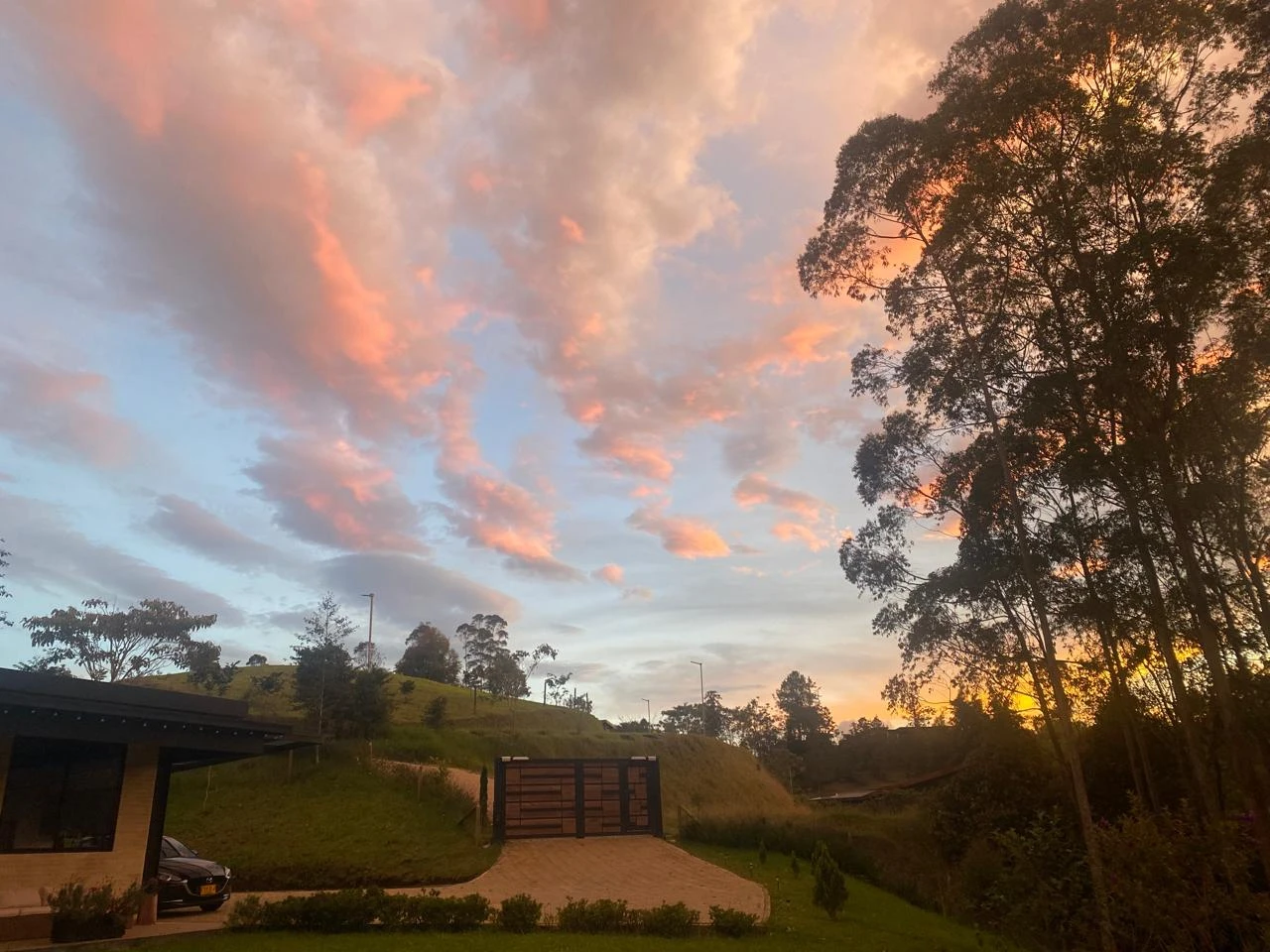 CASA CAMPESTRE EN ARRIENDO EL RETIRO MONTE SERENO 