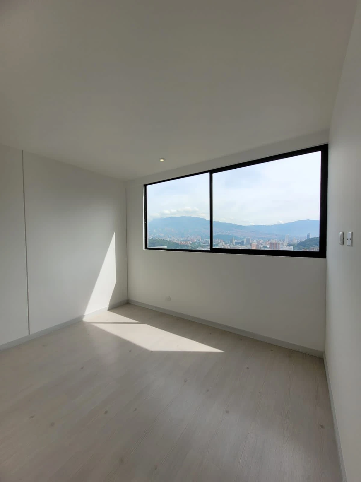 apartamento en arriendo sector loma de la vida poblado 