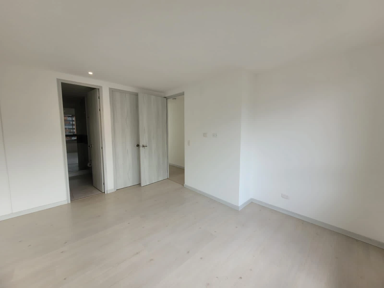 apartamento en arriendo sector loma de la vida poblado 