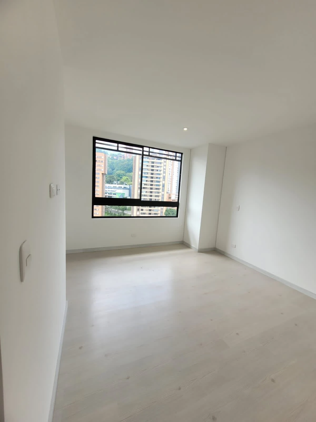 apartamento en arriendo sector loma de la vida poblado 