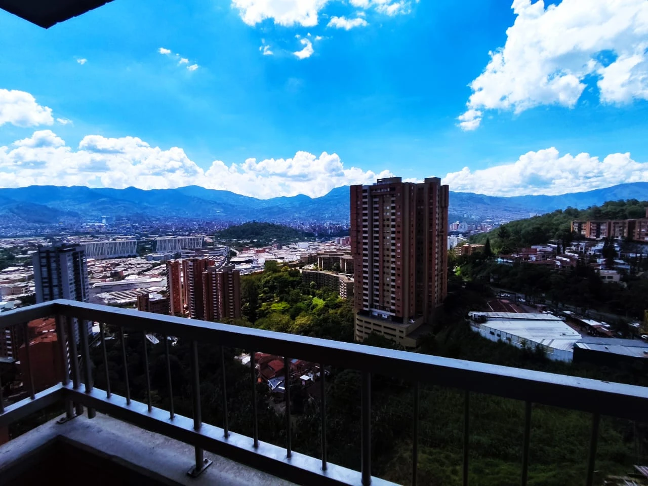 apartamento en arriendo sector loma de san julian
