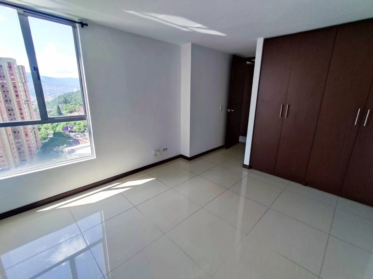apartamento en arriendo sector loma de san julian