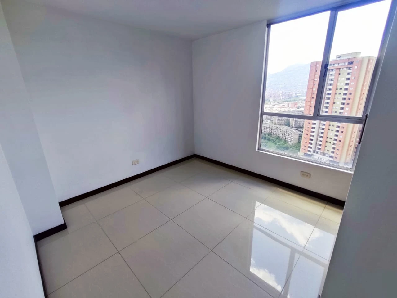 apartamento en arriendo sector loma de san julian